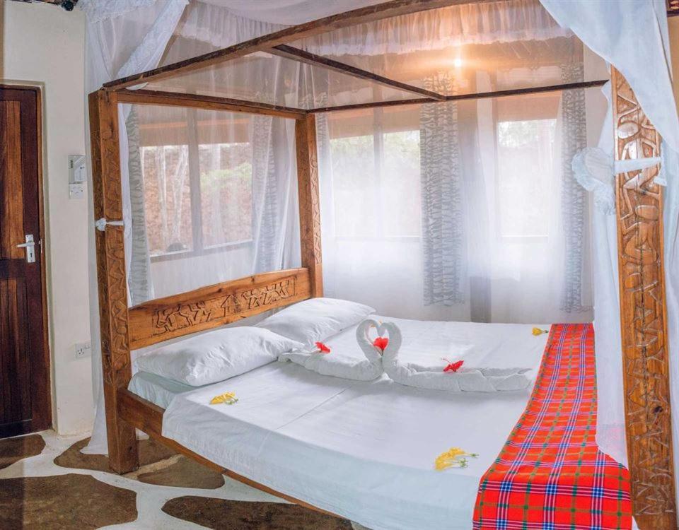 Kijani Cottages Diani Diani Beach Exterior photo