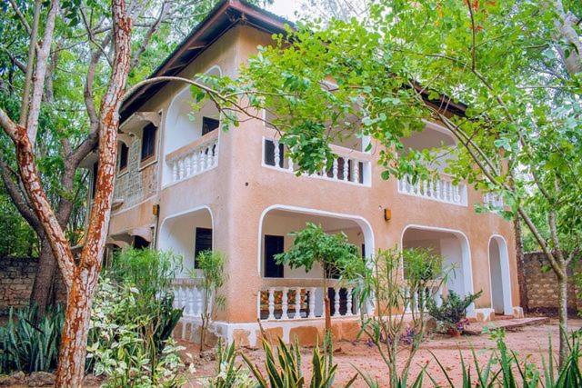 Kijani Cottages Diani Diani Beach Exterior photo