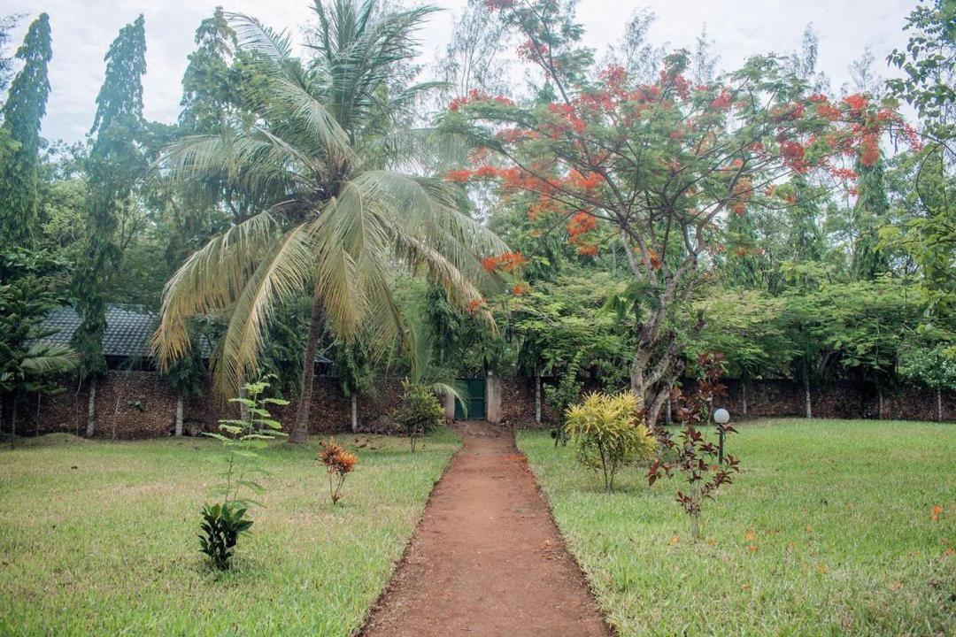 Kijani Cottages Diani Diani Beach Exterior photo